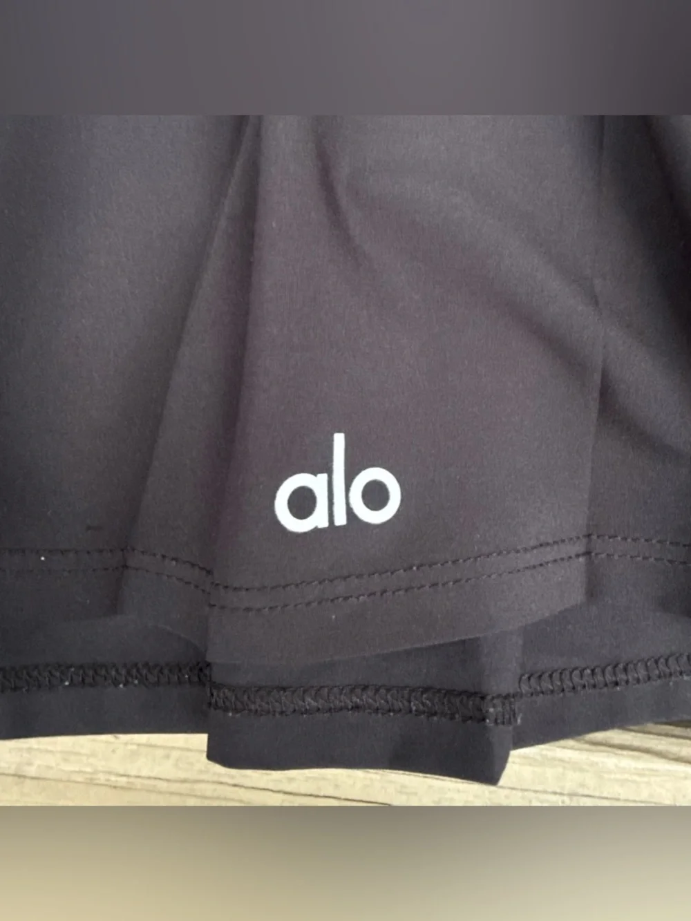 Alo Yoga Varsity Tennis Pleated Skirt in black size XS